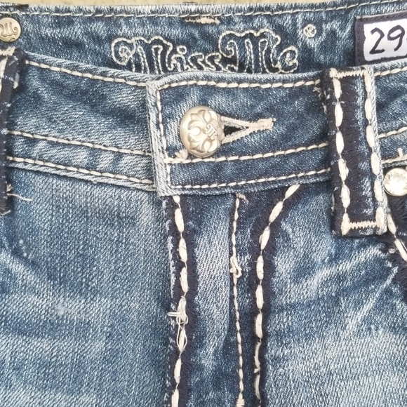 💜 Miss Me jeans 💜 - Picture 3 of 8